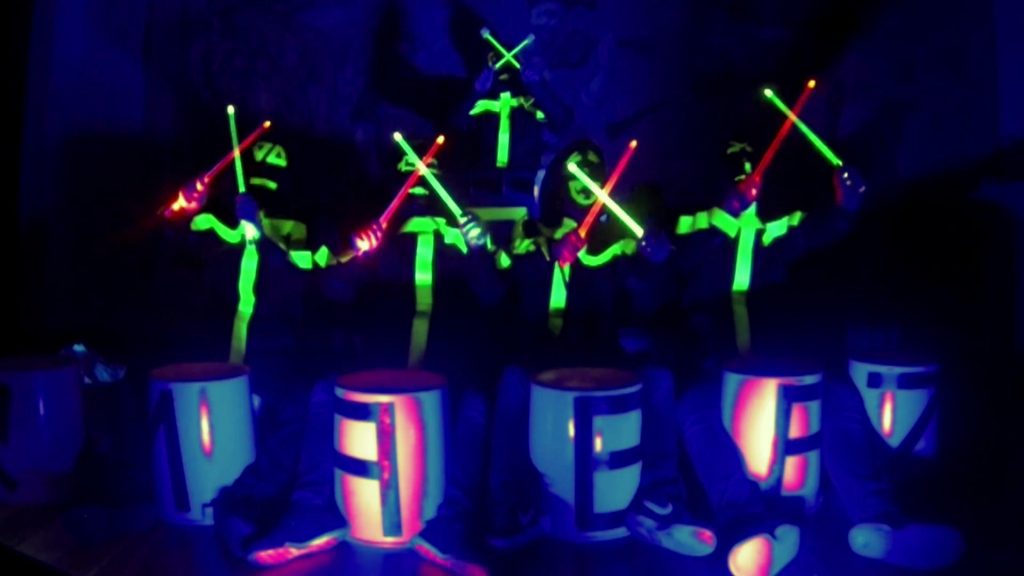Drumshow mit LED Trommelstöcken